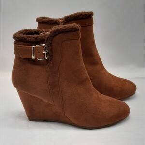 BellaMarie Sahara Ankle Bootie Women's  7 Brown Suede Wedge Heel Fur Trim Shoes